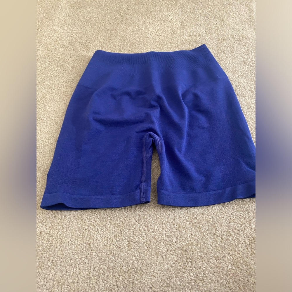 Alphalete AMPLIFY SHORT 4.5"
True Indigo 
Small